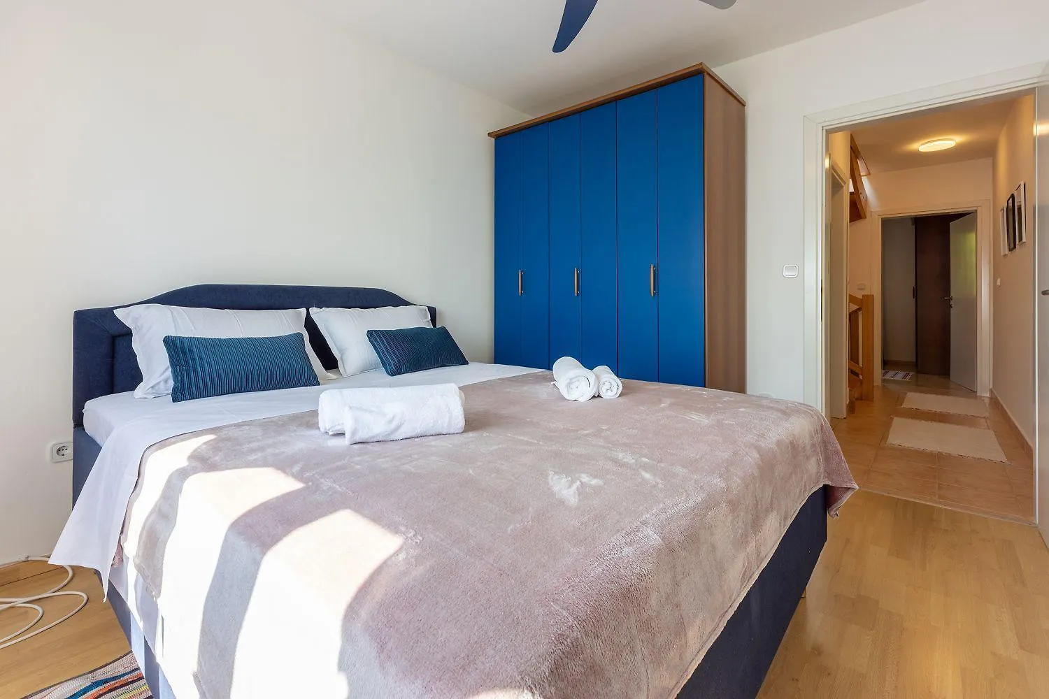 Traumhaftes Apartment Direkt Am Meer Mit Privatem Balkon, Meerblick, Waschmaschine, Klima Selce