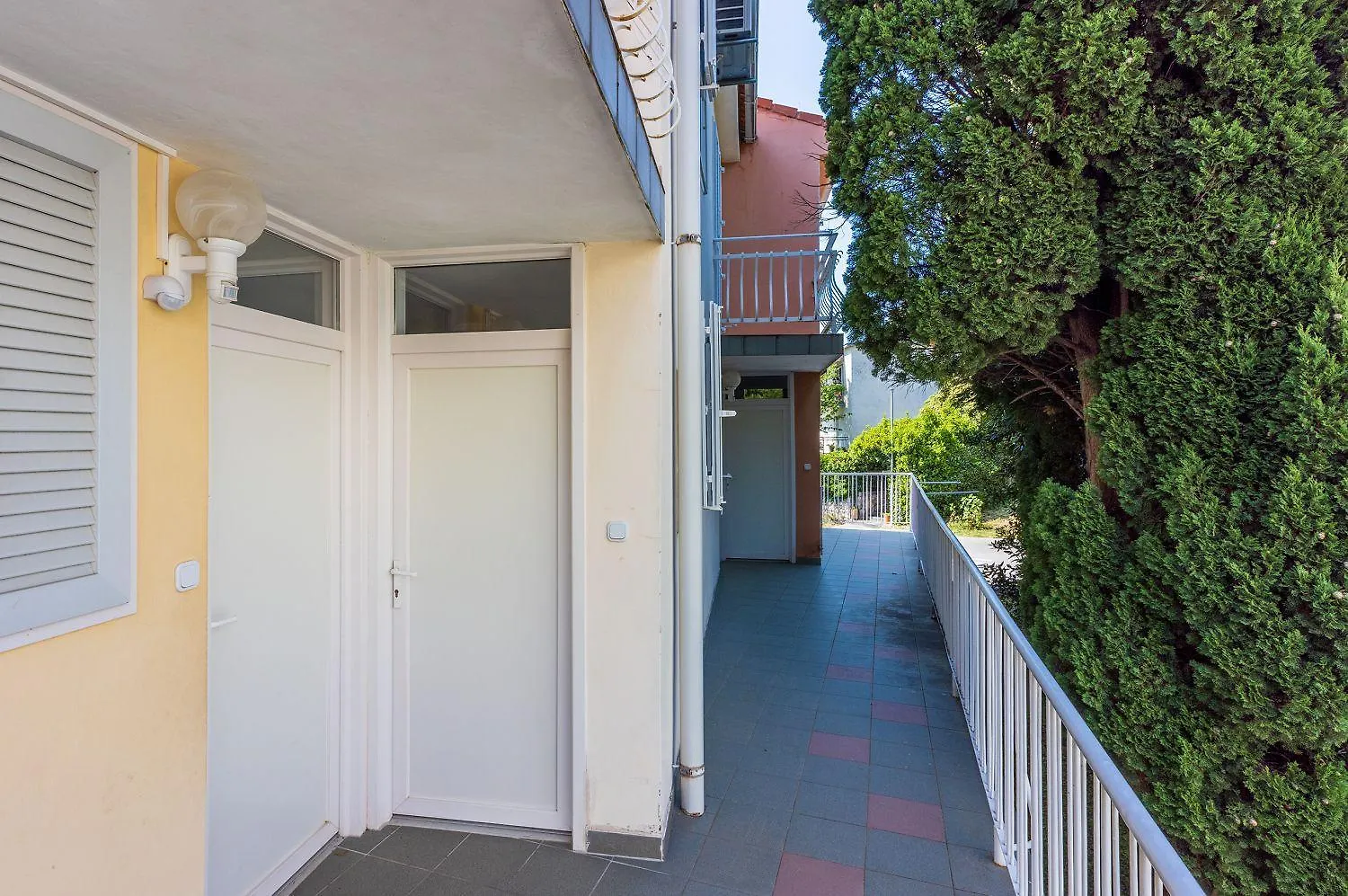 Traumhaftes Apartment Direkt Am Meer Mit Privatem Balkon, Meerblick, Waschmaschine, Klima Selce