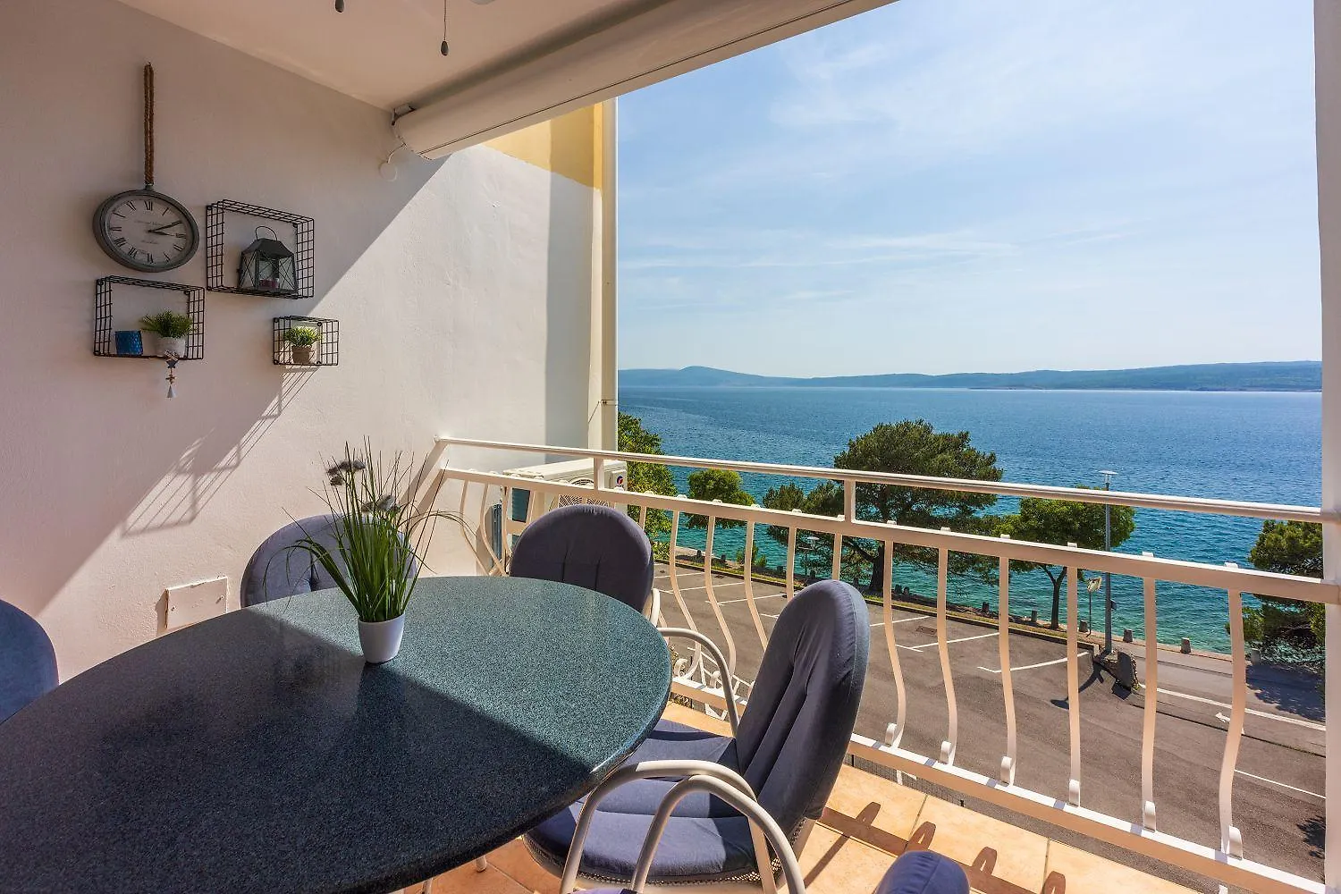 Traumhaftes Apartment Direkt Am Meer Mit Privatem Balkon, Meerblick, Waschmaschine, Klima Selce