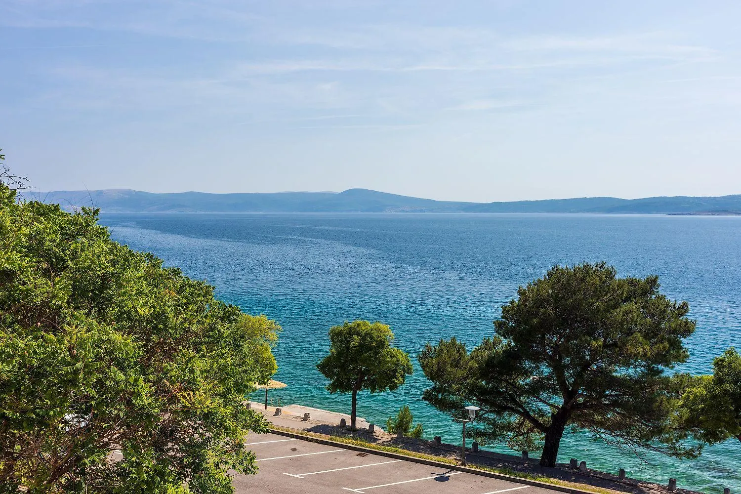 Traumhaftes Apartment Direkt Am Meer Mit Privatem Balkon, Meerblick, Waschmaschine, Klima Selce